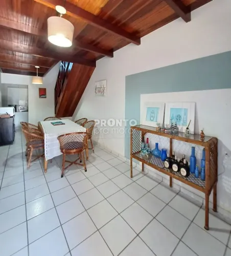 Casa de Condomínio com 4 quartos em Carneiros