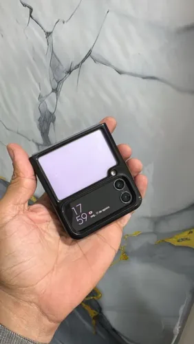 Z flip 4 display queimado 512 gb precisa trocar tela