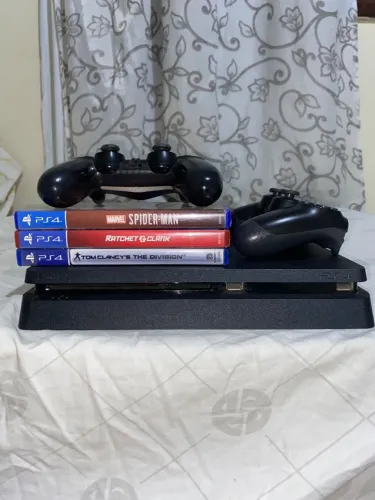 PlayStation 4 slim 500gb