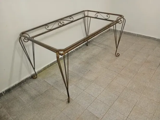 Vendo base de ferro adornada super resistente para mesa - Planaltina DF