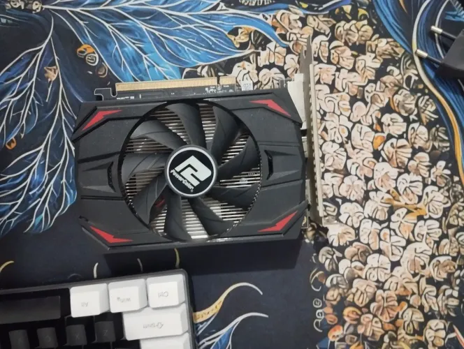 RX 550 4GB (ÓTIMO ESTADO)