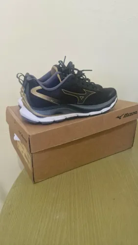 Tênis Mizuno ( ORIGINAL ) / N° 39 / Super Confortável.