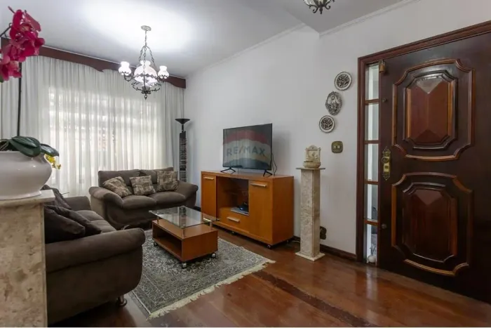 Casa Espetacular: 4 Quartos, Terraço e Churrasqueira