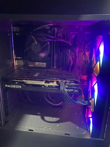 PC gamer i5-10400F, 16gb ram 3200mhz, rx 7600 8g em bom estado