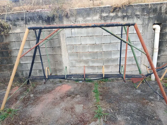 Brinquedo de ferro cavalo