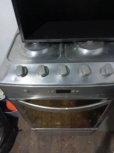 Vendo fogao e frigobar
