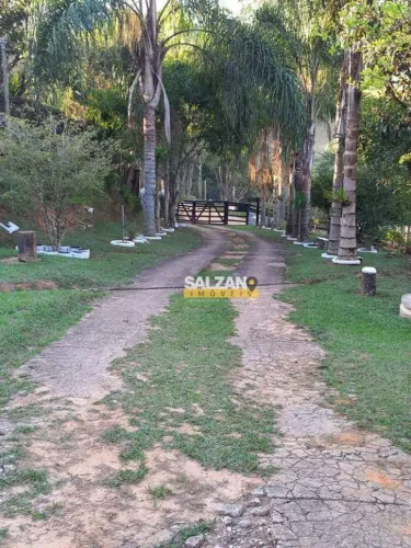 Chácara com 2 dormitórios à venda, 5000 m² por R$ 550.000,00 - Serrinha - Taubaté/SP
