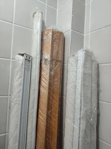 Cortinas rolô e persianas