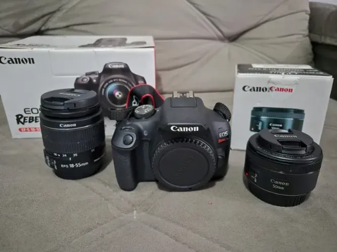 Câmera Canon T7+ mais acessórios.