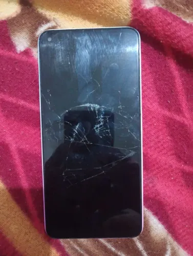Vendo ou troco redimi note 9 trincado mexendo um pouco sozinho as vezes