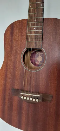 Violão raro (Tagima Baby Mahogany)