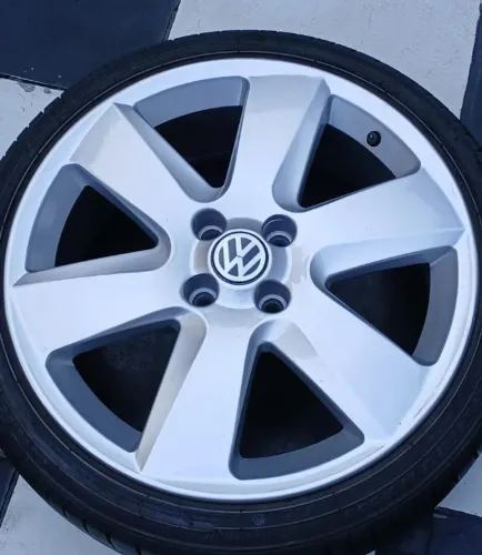 Surf aro 17 c/ pneus 195/40 zerados