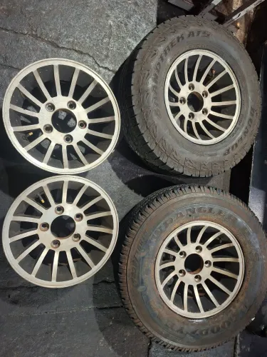 VENDO JOGO DE RODAS ORIGINAIS F1000
