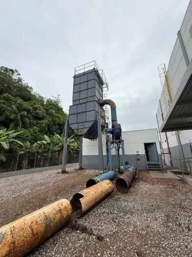 Sistema de exaustão industrial / filtro de mangas com ventilador - motor 50 CV 