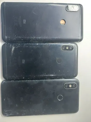 Lote de Xiaomi são 3 aparelhos