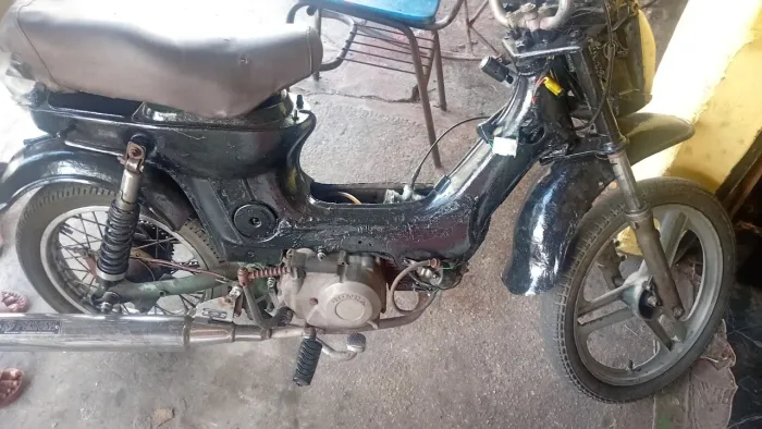 Moto montada, moto de biz