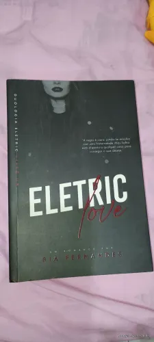 Livro eletric love bia Fernandes 