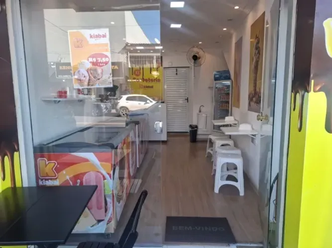Vendo Sorveteria em pleno funcionamento na Avenida Central de Laranjeiras