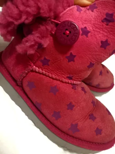 Bota Ugg Importada infantil número 26