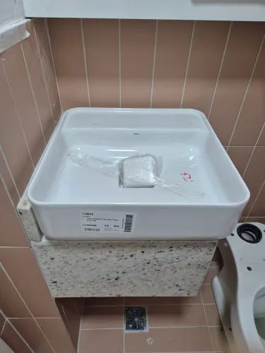DECA Cuba quadrada de apoio com mesa 40cm