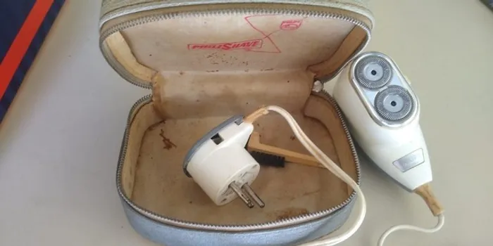 Aparelho de barbear antigo