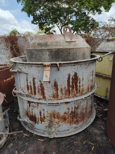 Vendo equipamentos para fabricar tubos de concreto. 