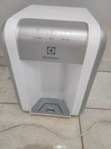 Bebedouro de água Electrolux só hoje 399