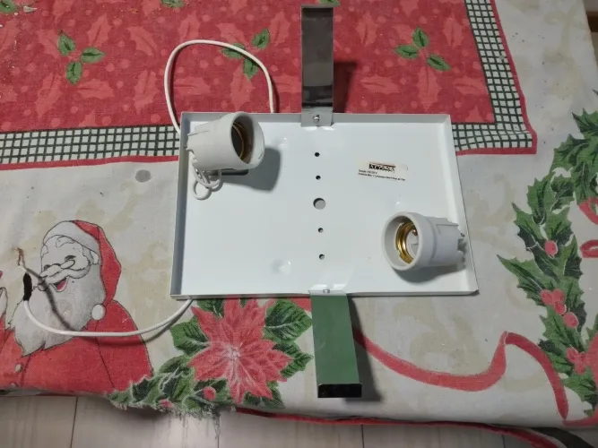 Torrando:  base dupla plafon bivolt nova por 20 reais cada