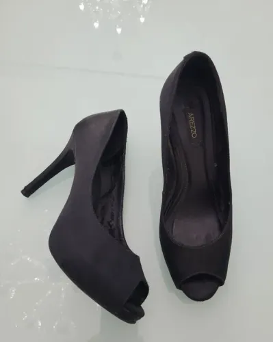 Sapato peep toe arezzo