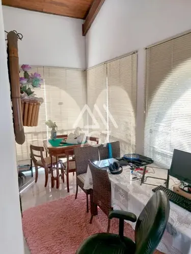 ESPAÇOSA CASA COM PISCINA, CHURRASQUEIRA E VISTA PANORÂMICA PRÓXIMA AO PORTO SEGURO
