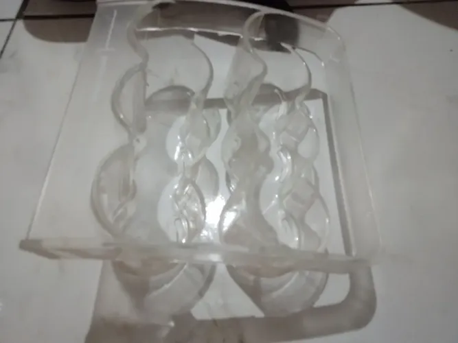 Porta latas Ele