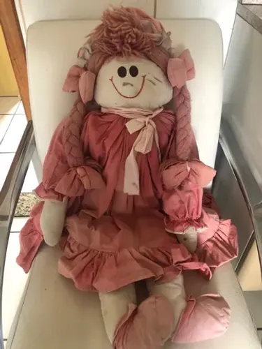 Boneca de pano grande e antiga
