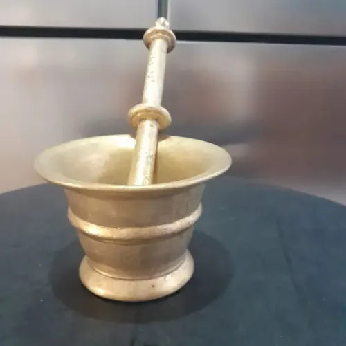 Pilão de com socador em bronze maciço