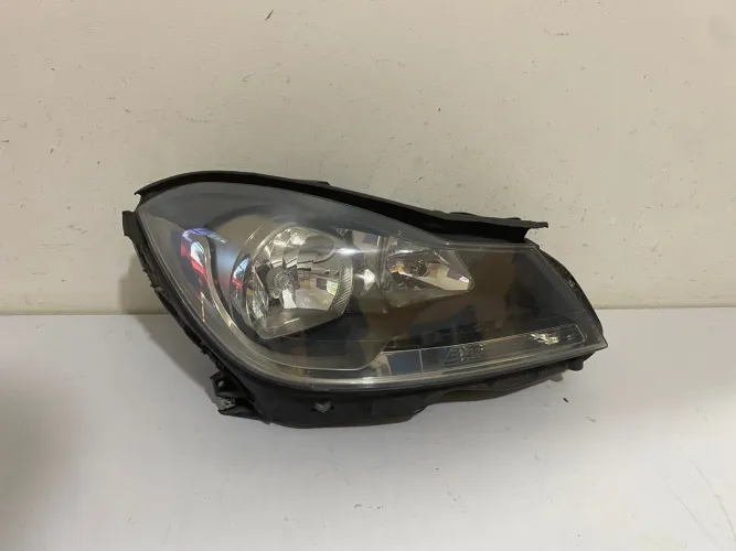 Farol direito Mercedes C180 / C200 / C250 2012/2013/2014