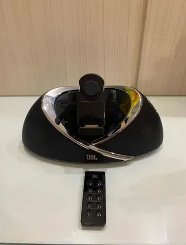 Caixa de Som JBL OnBeat - iPod/Bluetooth/Aux