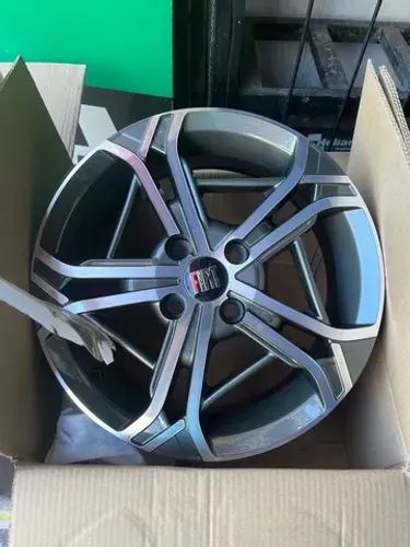 Roda Fiat aro 15 Grafite diamantada.