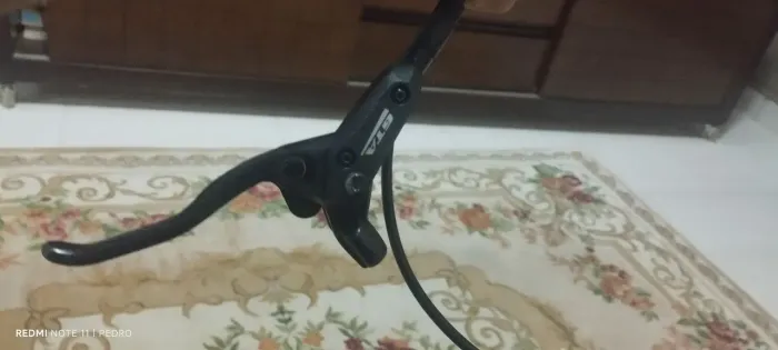 Manete e pinça de frei dianteiro GTA