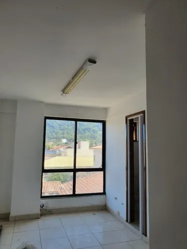 Ótimo Ponto - Vendo Salas no Centro Comercial Itaipu - Avenida Central