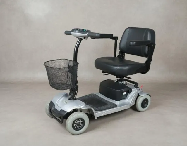 Cadeira de rodas motorizada 