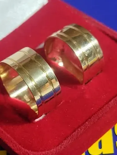 Alianças Par Casal NAMORO Casamento Ouro 18 Kilates 10 Gramas 9 mm Maciça