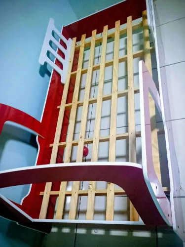 Cama  personalizada de menino 