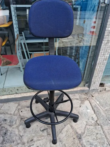 Cadeira caixa alta reformada 