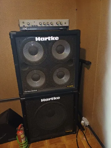 Amplificador de Baixo Gallien Krueguer 400rb e caixas Hartke 410 e 115