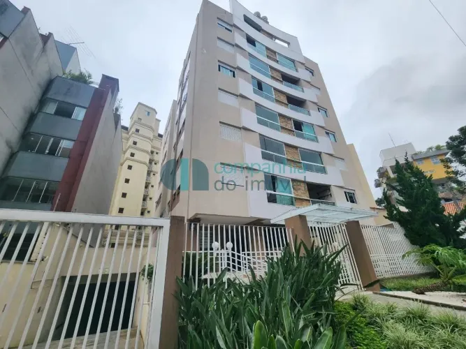 Cobertura duplex no Juvevê, 3 quartos (2 suítes)