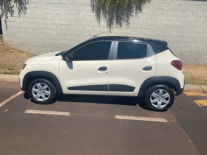 *** Carro disponível para aluguel ***