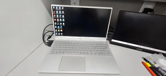 Notebook Dell Inspiron 15 5502 i5 8GB RAM 256GB SSD