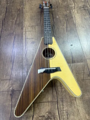 Ukulele premium flying-v malibu luthieria prosperar tenor acustico e eletrico ativo mdeira