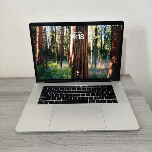 macbook pro i7 2019