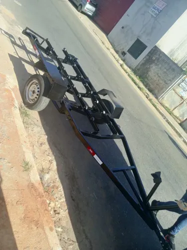 CARRETINHA PARA JETSKI E EMBARCAÇÕES