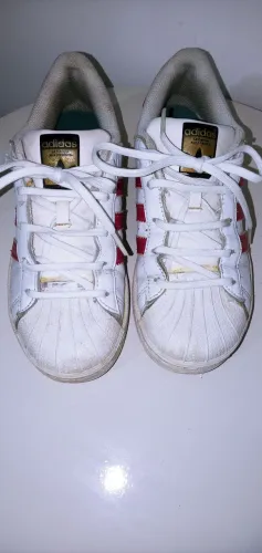  Tenis Adidas ( modelo: Superstar) original. Tam.32. / Usado.